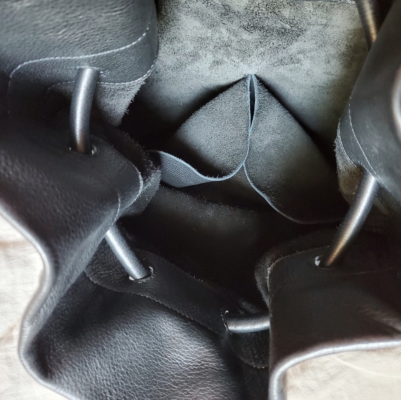 Are Studio Bell Bag Backpack - Picture 8 of 9